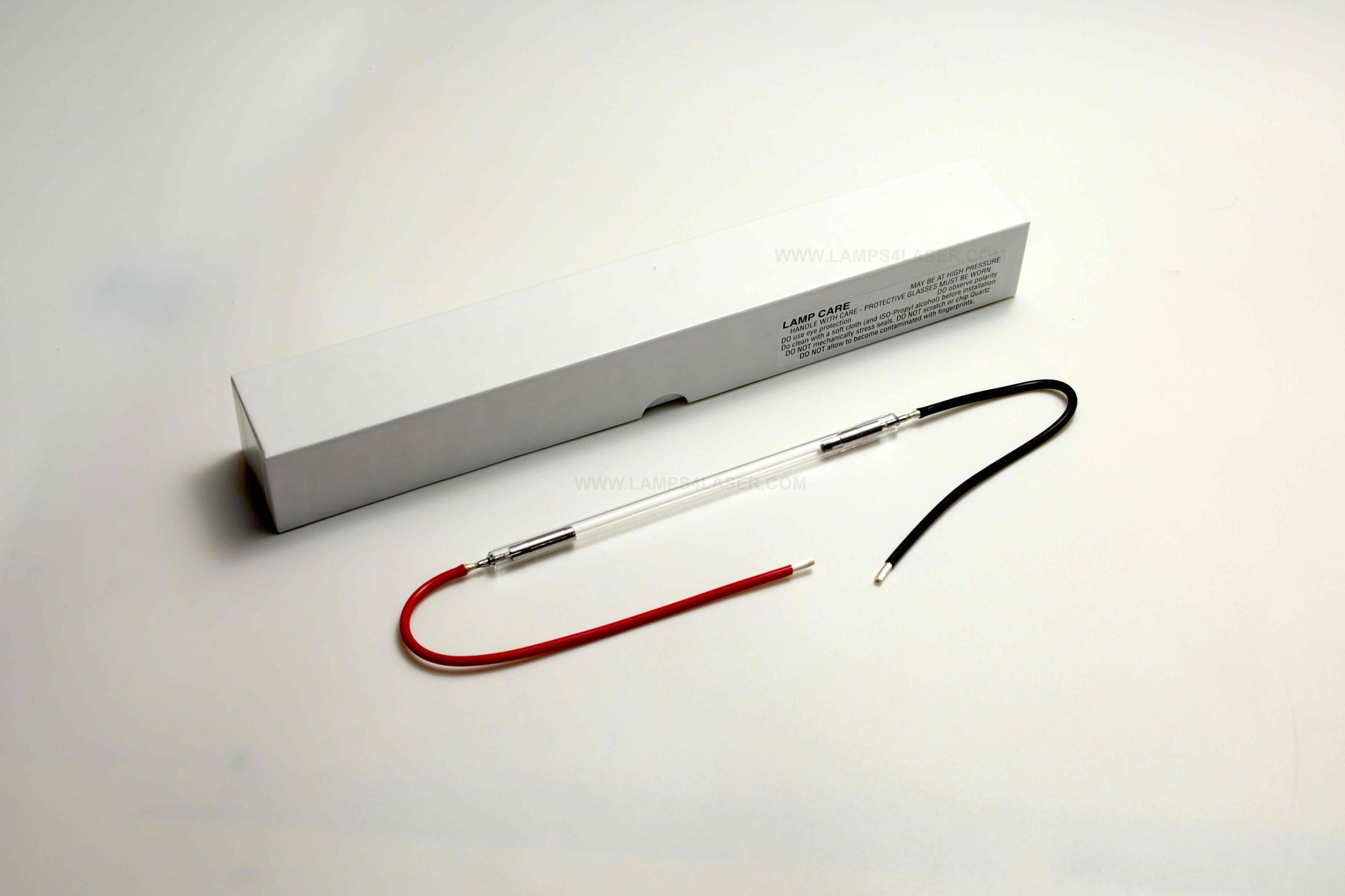 Professional Deka Motus AX Flash Lamp designed for precision laser therapy in clinics.
